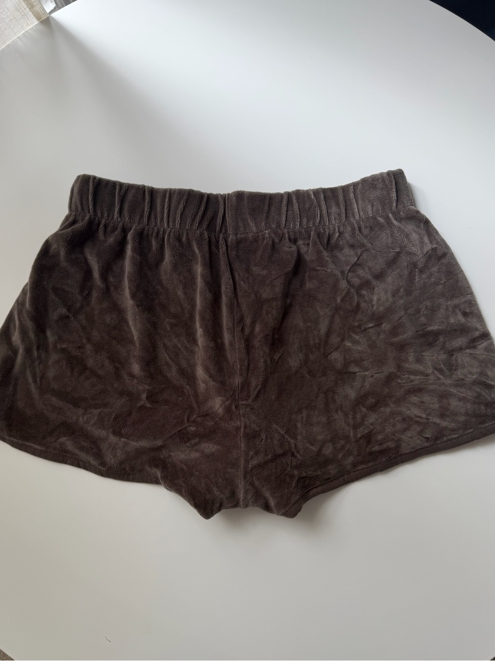 ESSENTIALS Shorts - Picture 2 of 3